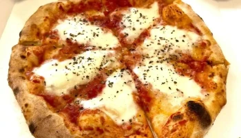チーズ工房のピザ屋 シ・フォルマッジョ - 菊池市