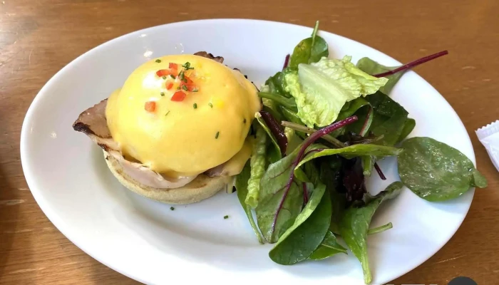 Sarabeths 品川店 エッグベネディクト - 港区