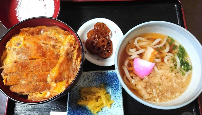 お食事処 平塚茶や -  カツ丼 - 都城市