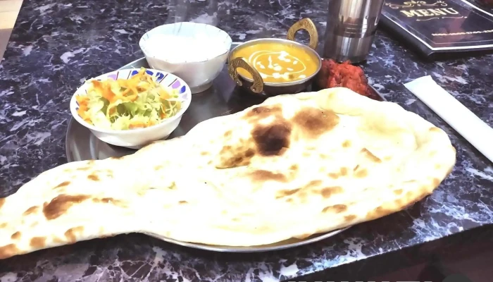 ジャムカベット レストラン -  ナン - 草津町