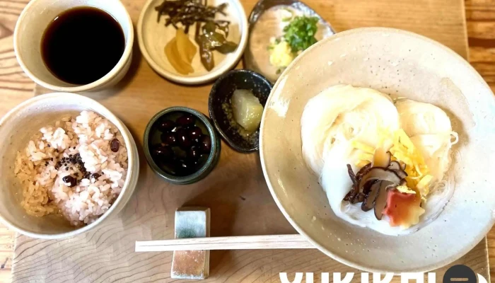 三輪の里 池側 -  料理飲み物 - 桜井市