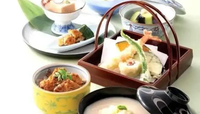 京懐石 美濃吉 烏丸四条店 -  懐石 - 京都市