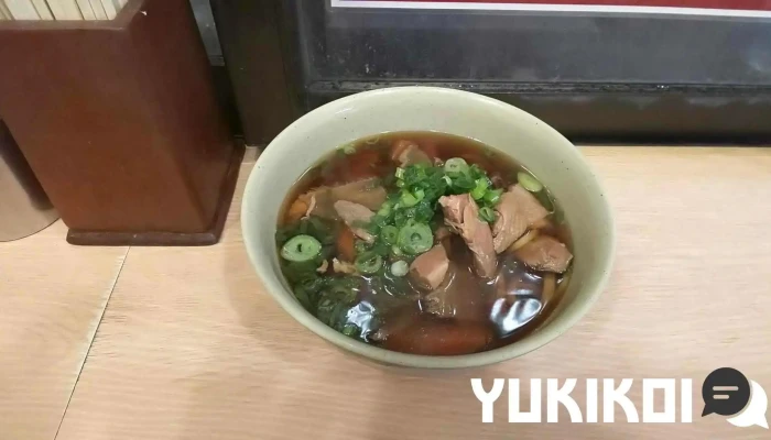 桃中軒 御殿場駅構内そば店 西口 -  牛肉麺 - 御殿場市