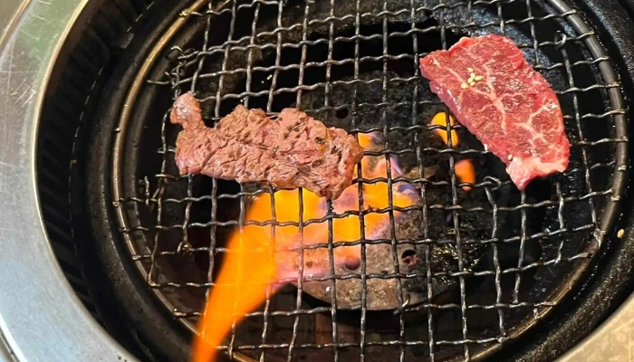 黒毛和牛とホルモン 焼肉 貴味苑 目黒店 -  近く - 目黒区